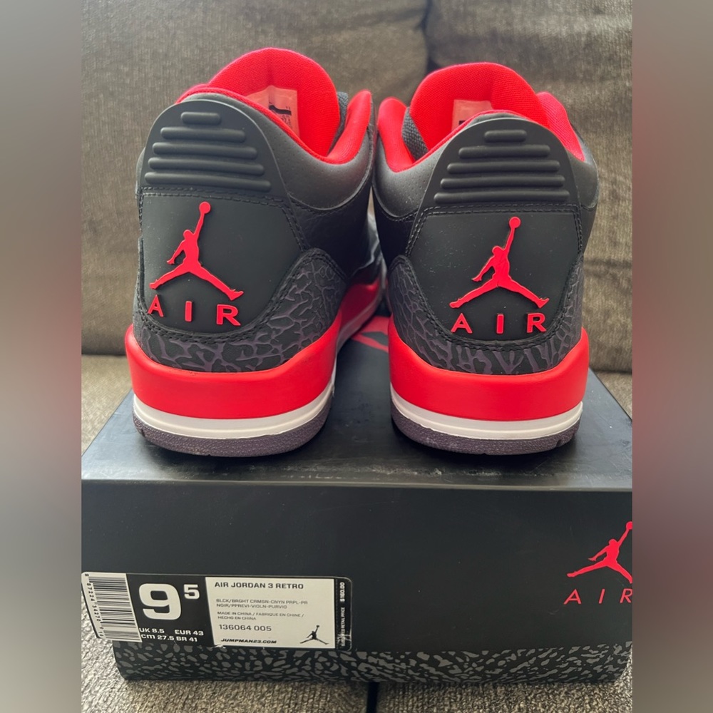 Air Jordan 3 Bright Crimson Size 9.5